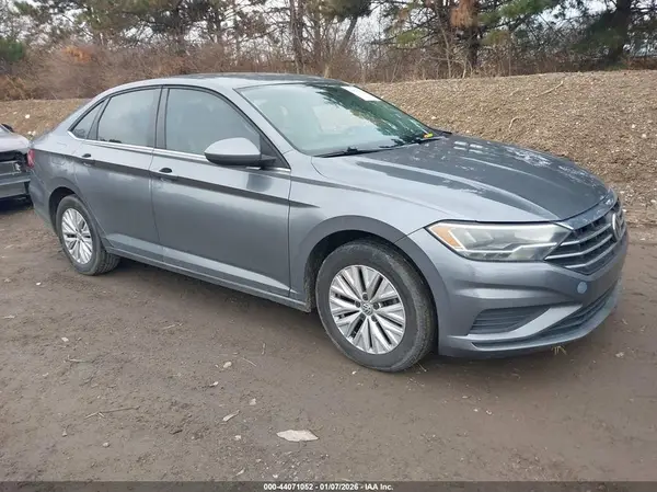 3VWC57BU8KM201746 2019 VOLKSWAGEN JETTA - Image 1