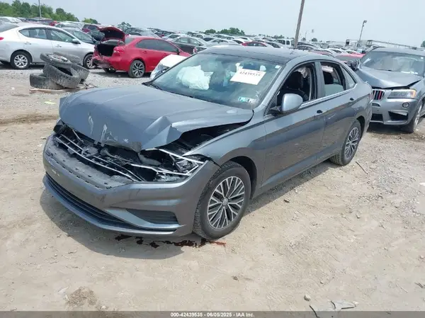 3VWC57BU8KM232141 2019 VOLKSWAGEN JETTA - Image 2