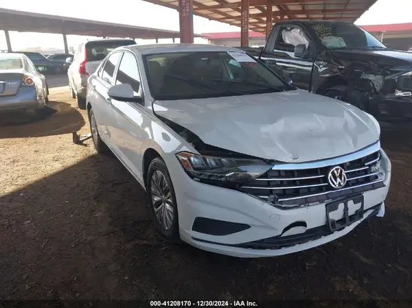 3VWC57BU9KM082010 2019 VOLKSWAGEN JETTA - Image 1