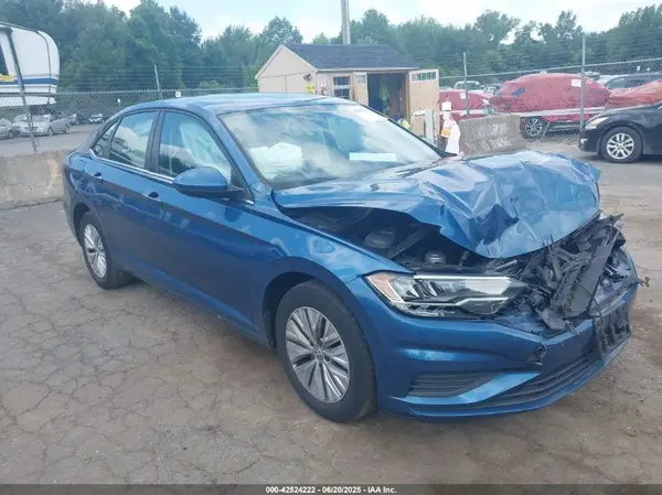 3VWC57BU9KM135661 2019 VOLKSWAGEN JETTA - Image 1