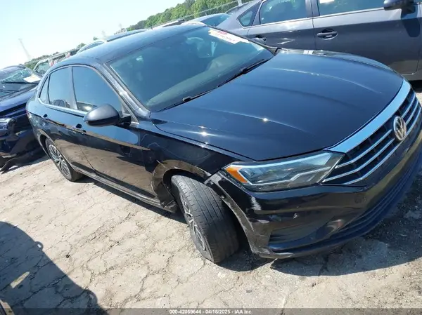 3VWC57BU9KM158048 2019 VOLKSWAGEN JETTA - Image 1