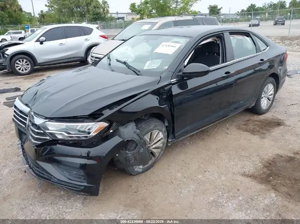 3VWC57BU9KM201612 2019 VOLKSWAGEN JETTA - Image 2