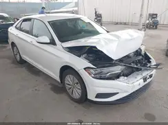 3VWC57BUXKM059576 2019 VOLKSWAGEN JETTA