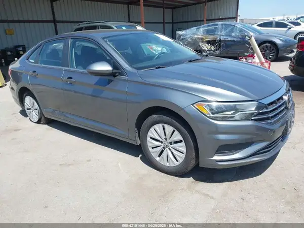 3VWC57BUXKM074708 2019 VOLKSWAGEN JETTA - Image 1