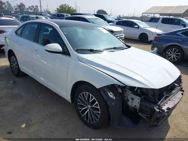 3VWC57BUXKM078340 2019 VOLKSWAGEN JETTA - Image 1