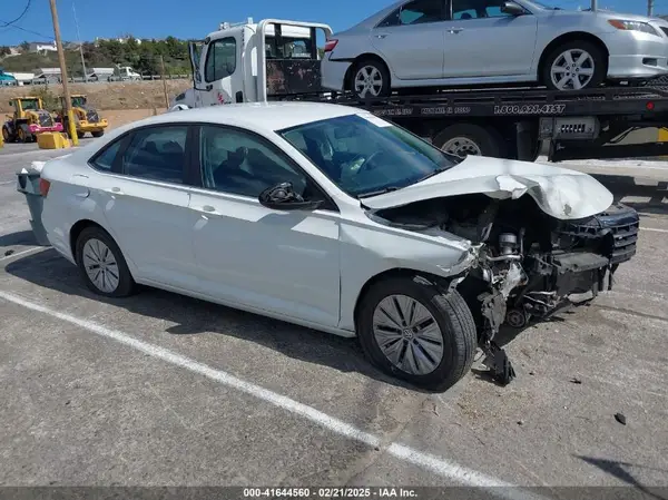 3VWC57BUXKM093520 2019 VOLKSWAGEN JETTA - Image 1