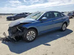3VWC57BUXKM137628 2019 VOLKSWAGEN JETTA