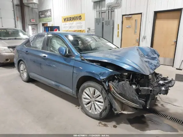 3VWC57BUXKM201893 2019 VOLKSWAGEN JETTA - Image 1