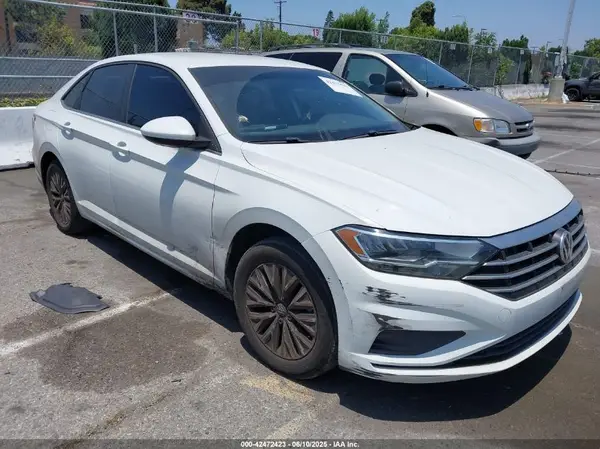 3VWC57BUXKM209279 2019 VOLKSWAGEN JETTA - Image 1