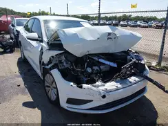 3VWC57BUXKM230679 2019 VOLKSWAGEN JETTA