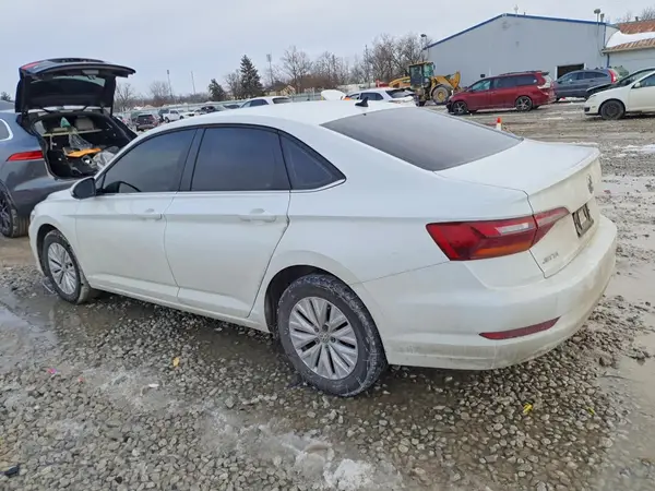 3VWC57BUXKM245764 2019 VOLKSWAGEN JETTA - Image 2