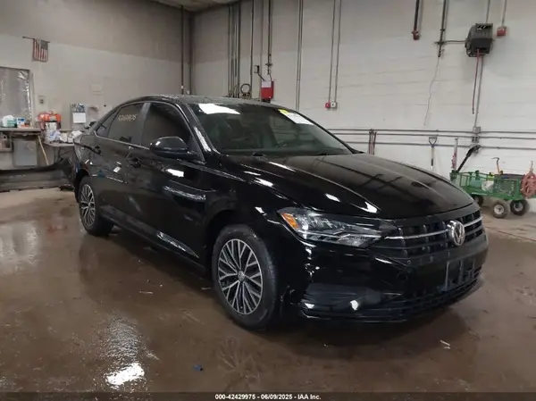 3VWC57BUXKM262726 2019 VOLKSWAGEN JETTA - Image 1
