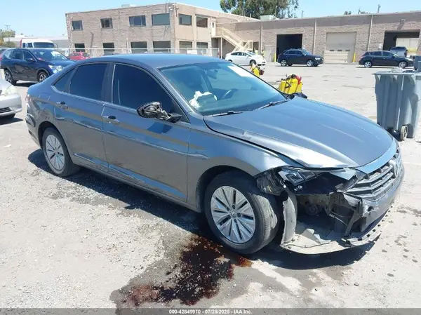 3VWCB7BU0KM132205 2019 VOLKSWAGEN JETTA - Image 1