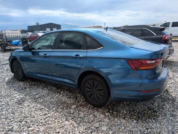 3VWCB7BU1KM153256 2019 VOLKSWAGEN JETTA - Image 2