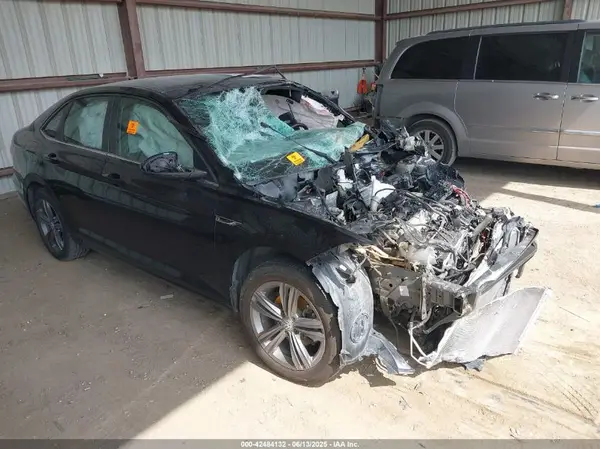 3VWCB7BU1KM254068 2019 VOLKSWAGEN JETTA - Image 1
