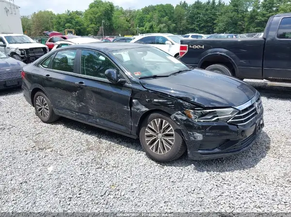 3VWCB7BU2KM136174 2019 VOLKSWAGEN JETTA - Image 1