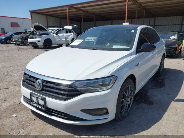 3VWCB7BU2KM160927 2019 VOLKSWAGEN JETTA - Image 2