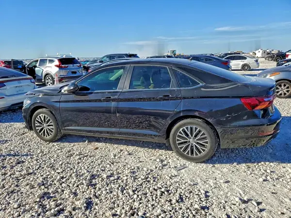 3VWCB7BU2KM160961 2019 VOLKSWAGEN JETTA - Image 2