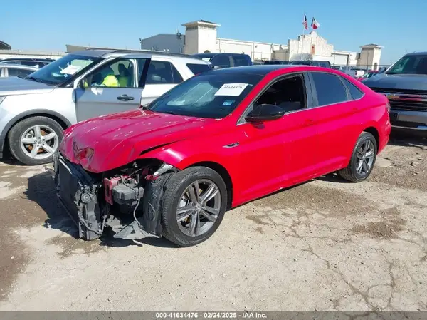 3VWCB7BU2KM215974 2019 VOLKSWAGEN JETTA - Image 2