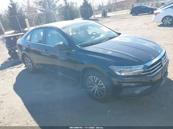 3VWCB7BU2KM256766 2019 VOLKSWAGEN JETTA - Image 1