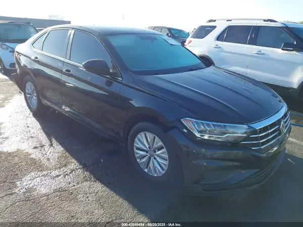 3VWCB7BU3KM145739 2019 VOLKSWAGEN JETTA - Image 1