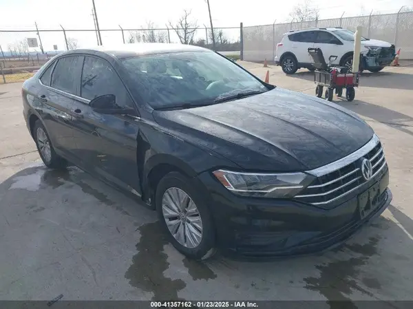 3VWCB7BU3KM145756 2019 VOLKSWAGEN JETTA - Image 1