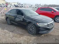 3VWCB7BU4KM185540 2019 VOLKSWAGEN JETTA