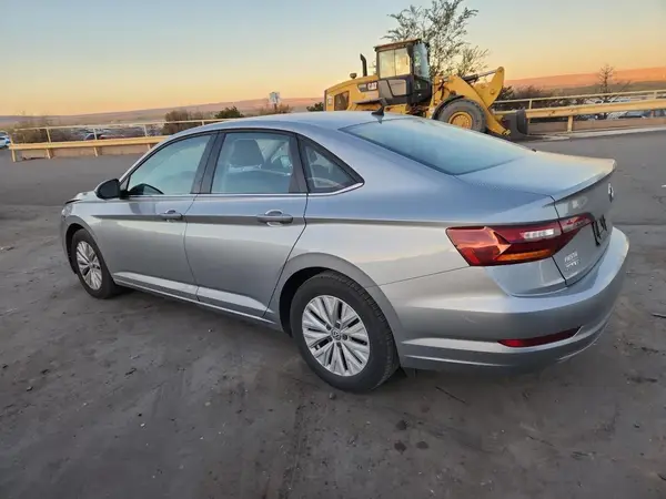 3VWCB7BU5KM204077 2019 VOLKSWAGEN JETTA - Image 2