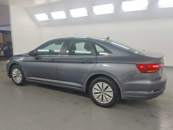3VWCB7BU7KM202511 2019 VOLKSWAGEN JETTA - Image 2