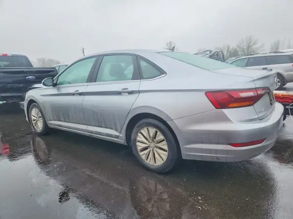 3VWCB7BU7KM256214 2019 VOLKSWAGEN JETTA - Image 2