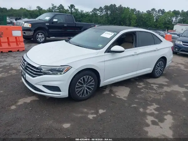3VWCB7BU7KM272011 2019 VOLKSWAGEN JETTA - Image 2