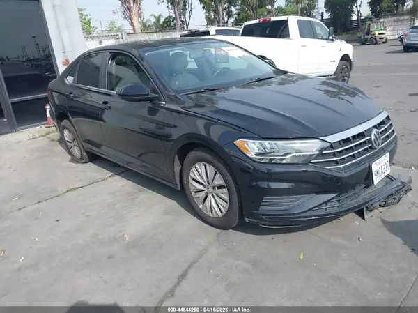 3VWCB7BU9KM192113 2019 VOLKSWAGEN JETTA - Image 1
