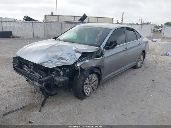 3VWCB7BU9KM232514 2019 VOLKSWAGEN JETTA - Image 2