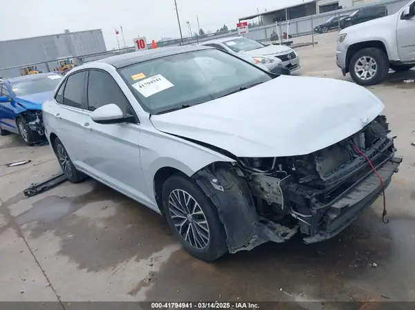 3VWCB7BUXKM141770 2019 VOLKSWAGEN JETTA - Image 1