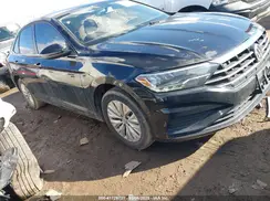 3VWCB7BUXKM144555 2019 VOLKSWAGEN JETTA