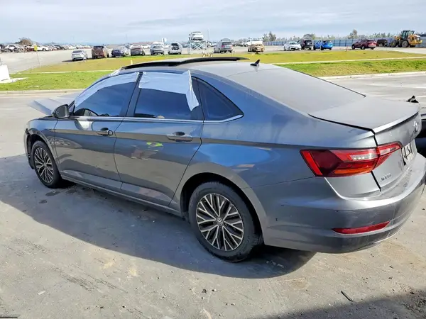 3VWCB7BUXKM152087 2019 VOLKSWAGEN JETTA - Image 2
