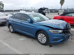 3VWCB7BUXKM236877 2019 VOLKSWAGEN JETTA
