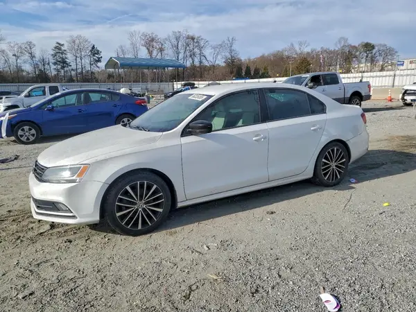 3VWD17AJ0GM218197 2016 VOLKSWAGEN JETTA - Image 1