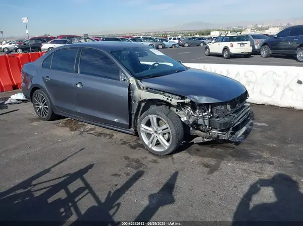 3VWD17AJ0GM221942 2016 VOLKSWAGEN JETTA - Image 1