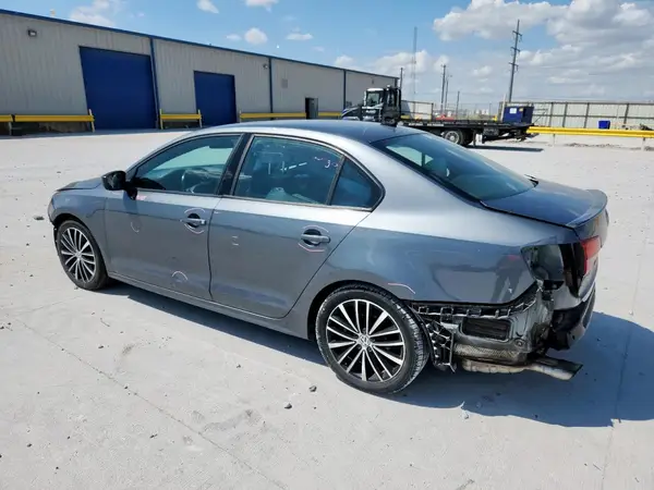 3VWD17AJ0GM228132 2016 VOLKSWAGEN JETTA - Image 2