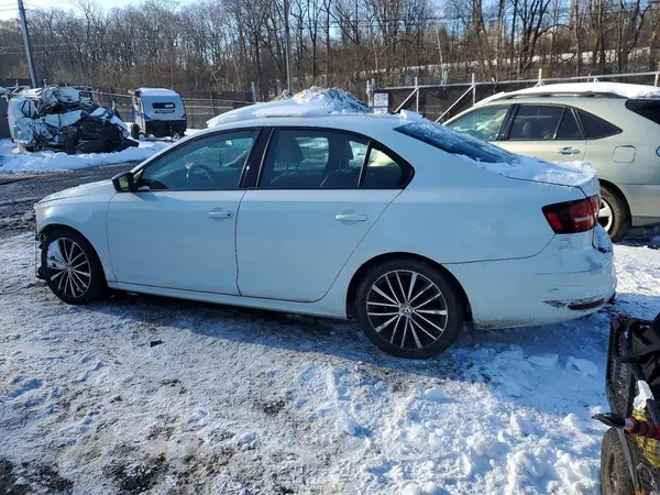 3VWD17AJ0GM258750 2016 VOLKSWAGEN JETTA - Image 2