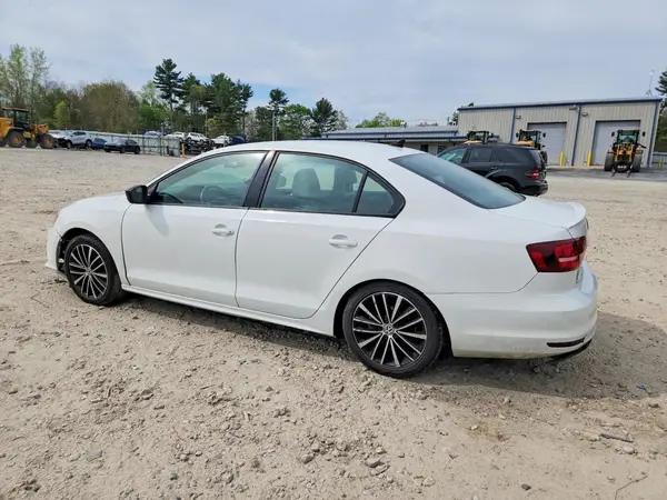 3VWD17AJ0GM305209 2016 VOLKSWAGEN JETTA - Image 2