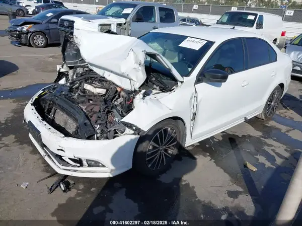 3VWD17AJ0GM305582 2016 VOLKSWAGEN JETTA - Image 2