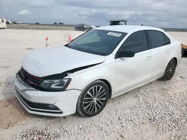 3VWD17AJ0GM305758 2016 VOLKSWAGEN JETTA - Image 1