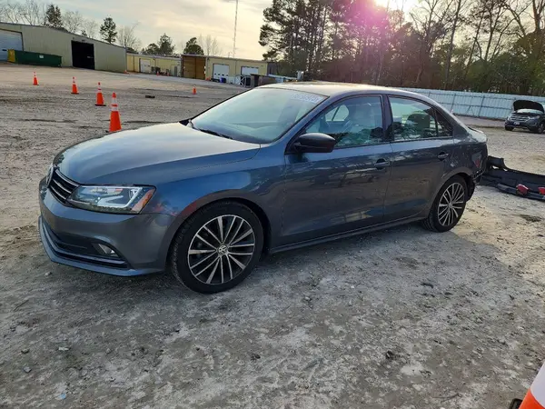 3VWD17AJ0GM330207 2016 VOLKSWAGEN JETTA - Image 1