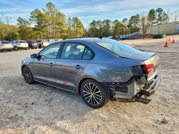 3VWD17AJ0GM330207 2016 VOLKSWAGEN JETTA - Image 2