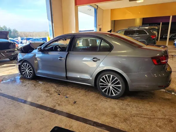 3VWD17AJ0GM333463 2016 VOLKSWAGEN JETTA - Image 2
