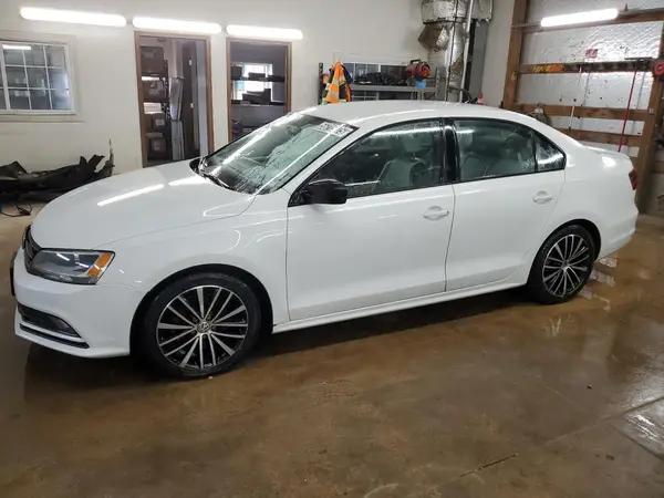 3VWD17AJ0GM333916 2016 VOLKSWAGEN JETTA - Image 1
