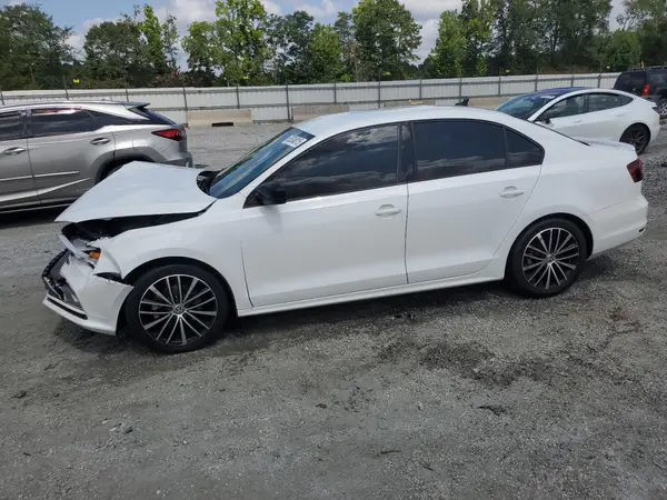 3VWD17AJ0GM334158 2016 VOLKSWAGEN JETTA - Image 1