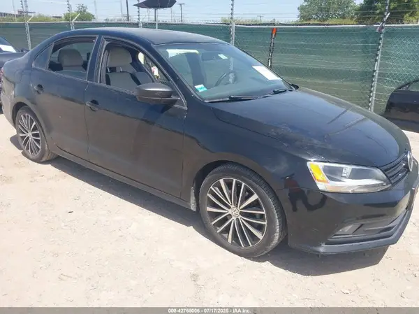 3VWD17AJ0GM356662 2016 VOLKSWAGEN JETTA - Image 1